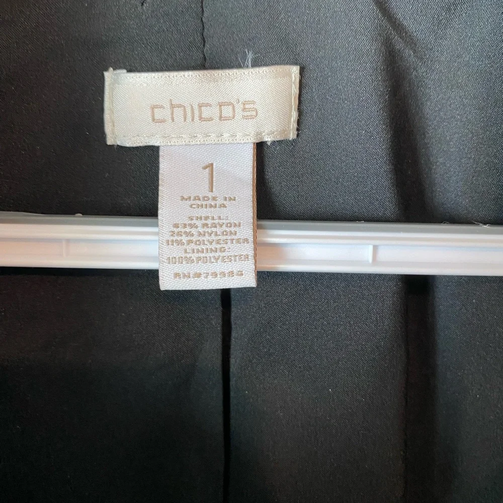 Chico's Teal Blazer Coat Lightweight Relaxed Fit Shiny Size 1/M Classic Workwear - Picture 3 of 5
